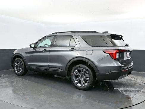 New 2026 Ford Explorer Active w/ Active Comfort Package image 8