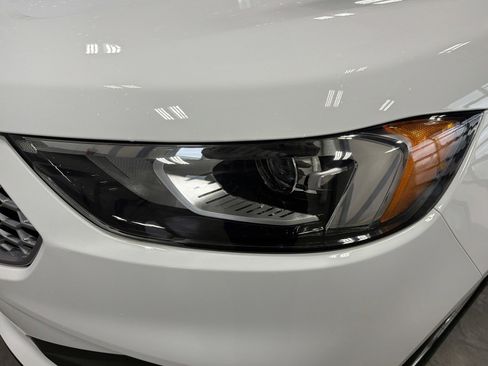Used 2024 Ford Edge SE image 16
