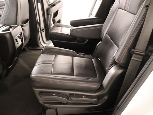 Used 2021 Chevrolet Tahoe RST w/ Luxury Package RWD image 11