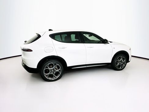 Used 2024 Alfa Romeo Tonale Ti w/ Premium Interior Package AWD/4WD image 10