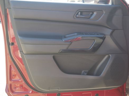 Certified 2024 Nissan Pathfinder SV image 29