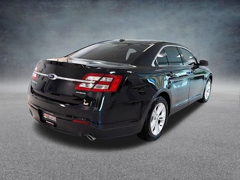 Used 2016 Ford Taurus SE image 6