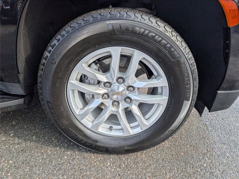 Used 2024 Chevrolet Tahoe LS image 9