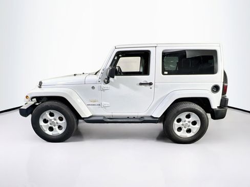 Used 2015 Jeep Wrangler Sahara AWD/4WD image 8