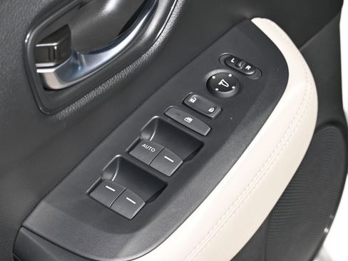 New 2025 Honda HR-V LX image 16