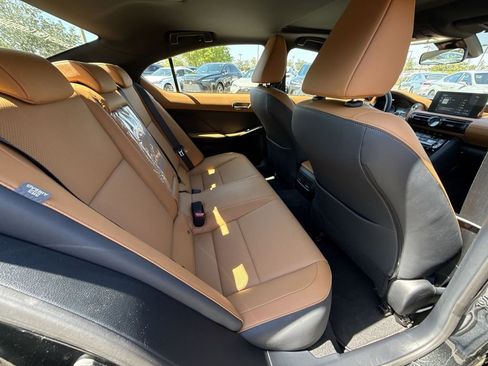 Used 2025 Lexus IS 350 F Sport image 17