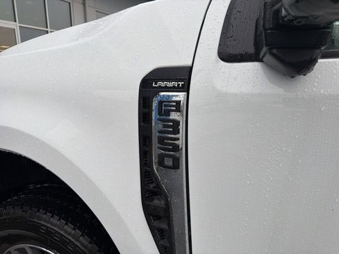 Used 2024 Ford F350 Lariat image 9