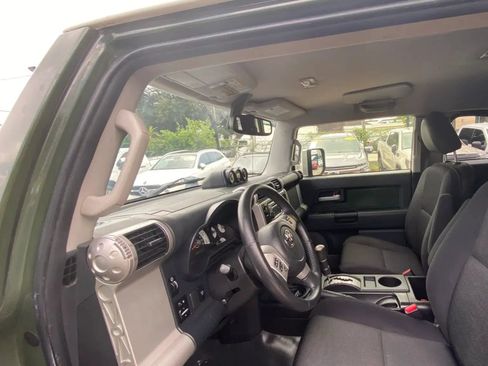 Used 2013 Toyota FJ Cruiser 4WD w/ Upgrade Pkg image 13