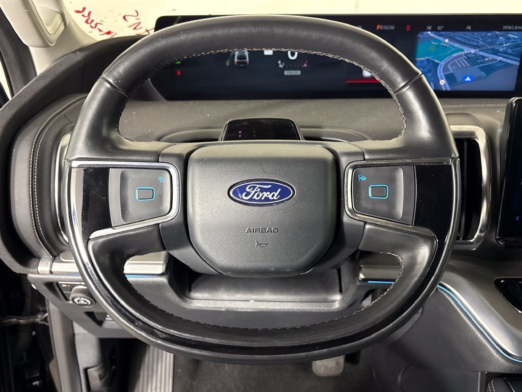Certified 2025 Ford Expedition Platinum AWD/4WD image 17