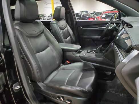 Used 2020 Cadillac XT6 Premium Luxury w/ LPO, Floor Liner Package FWD image 13