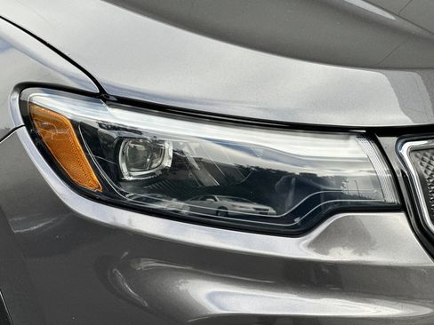 Used 2022 Jeep Compass Limited w/ Elite Group image 10