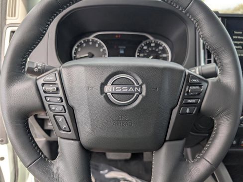 Used 2025 Nissan Frontier SV w/ SV Convenience Package image 24