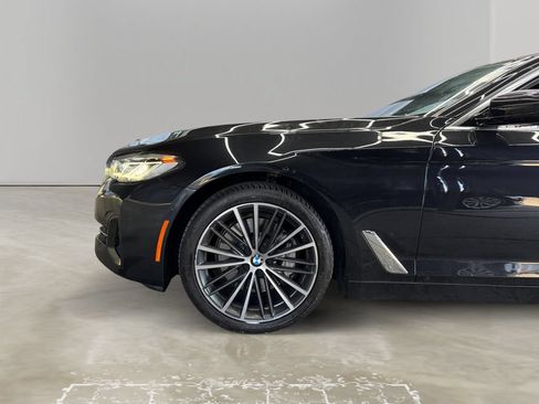 Used 2021 BMW 530i w/ Premium Package RWD image 14