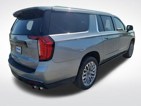 Used 2023 GMC Yukon XL Denali Ultimate image 9