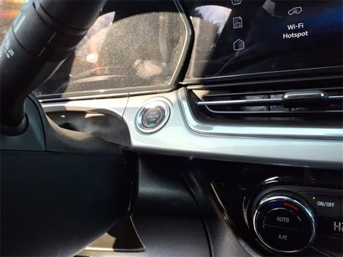 Used 2024 Chevrolet Trax LT image 21