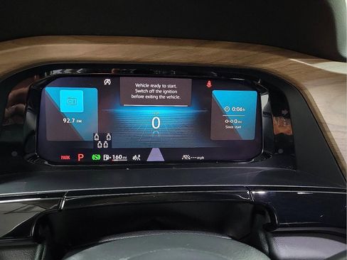 Used 2024 Volkswagen Atlas SE image 17