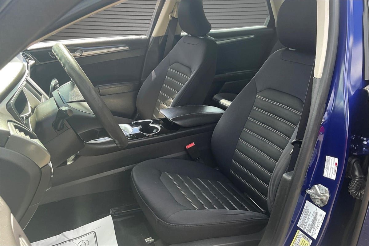 Used 2015 Ford Fusion SE FWD image 20