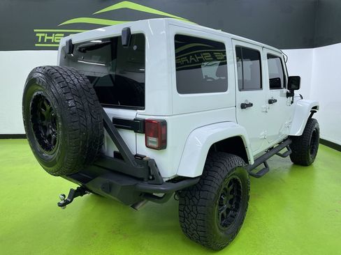 Used 2014 Jeep Wrangler Unlimited Sahara w/ Connectivity Group image 9