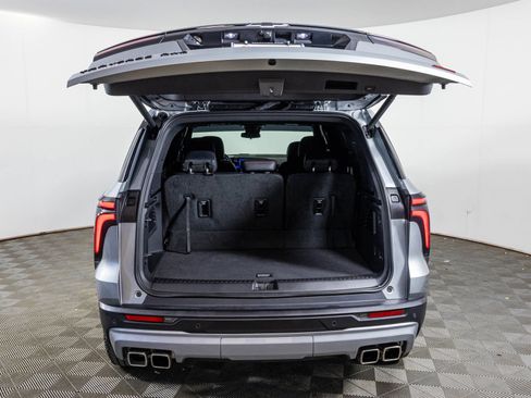 Used 2024 Chevrolet Traverse Z71 AWD/4WD image 39