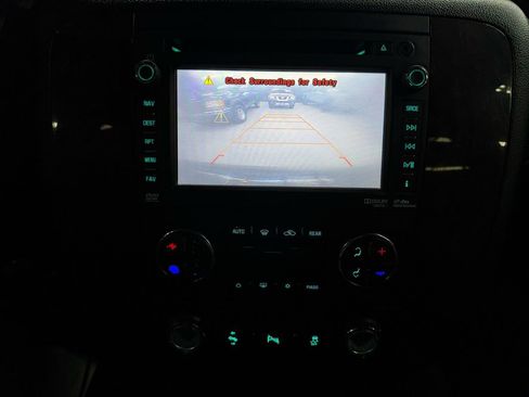 Used 2014 GMC Yukon Denali image 32