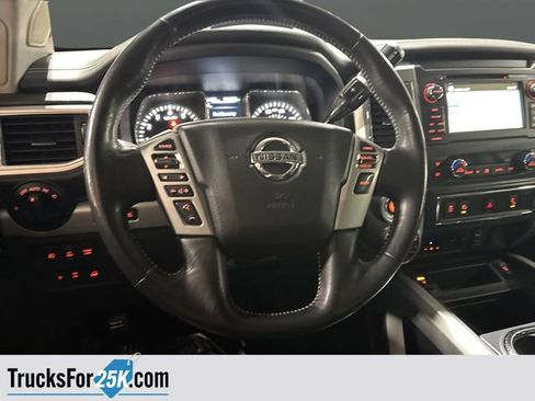 Used 2018 Nissan Titan PRO-4X image 17