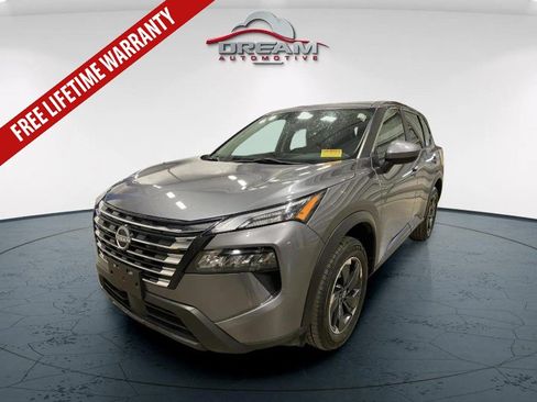 Used 2024 Nissan Rogue SV AWD/4WD image 3