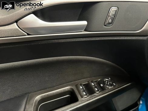 Used 2020 Ford Fusion SE image 10