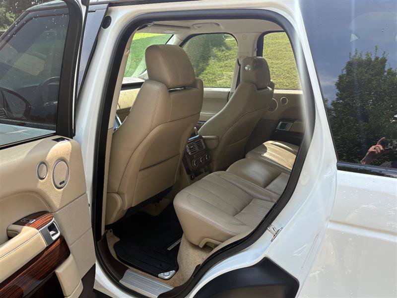 Used 2015 Land Rover Range Rover Supercharged AWD/4WD image 26