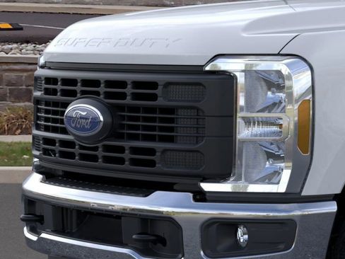 New 2026 Ford F350 XL w/ XL Chrome Package AWD/4WD image 18