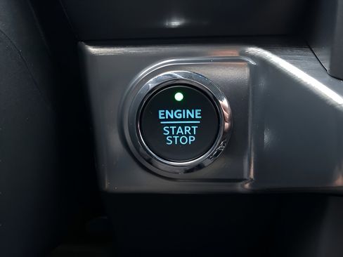 Certified 2023 Ford F150 Lariat w/ Equipment Group 502A High image 21