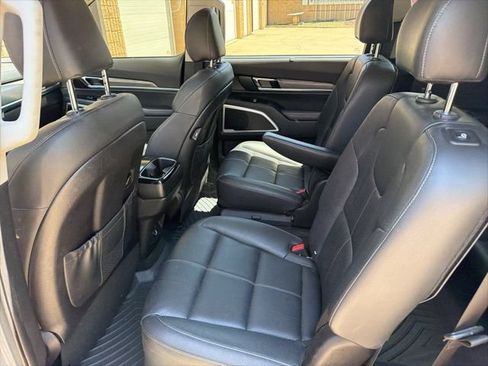 Used 2021 Kia Telluride EX w/ EX Premium Package AWD/4WD image 19
