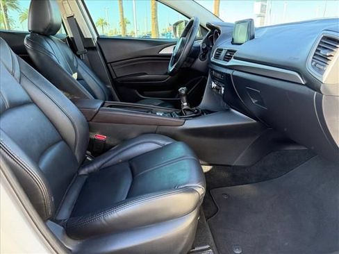 Used 2018 MAZDA MAZDA3 Touring FWD image 12
