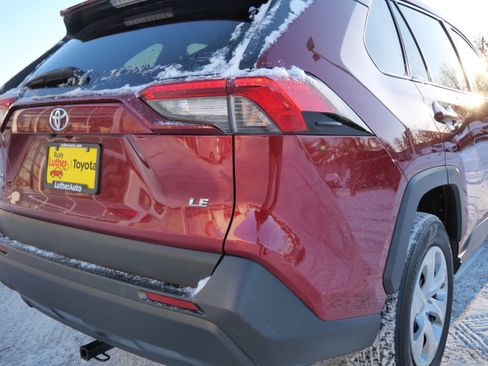 Certified 2020 Toyota RAV4 LE image 18