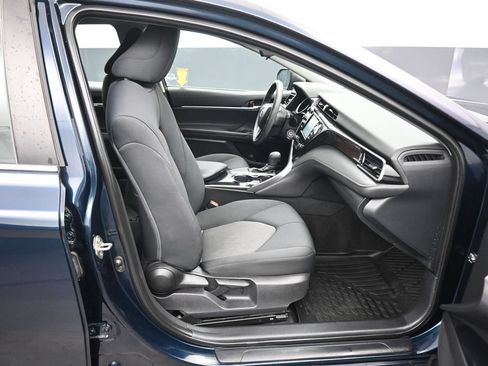 Used 2019 Toyota Camry LE FWD image 38