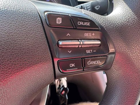 Used 2020 Hyundai Elantra SEL FWD image 21