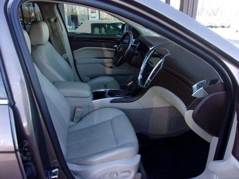 Used 2016 Cadillac SRX Luxury w/ Driver Awareness Package image 13