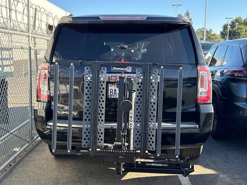 Used 2017 GMC Yukon Denali RWD image 6