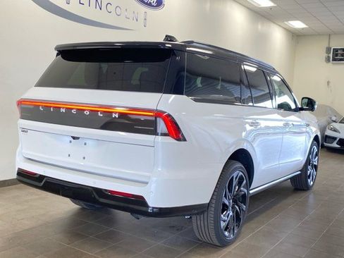 New 2026 Lincoln Navigator Black Label AWD/4WD image 40