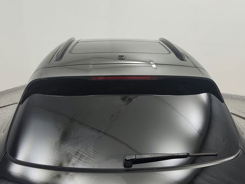 Used 2015 Porsche Macan Turbo image 22