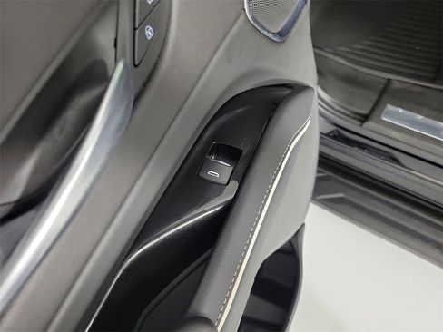 Used 2023 Cadillac Escalade ESV Premium Luxury image 15