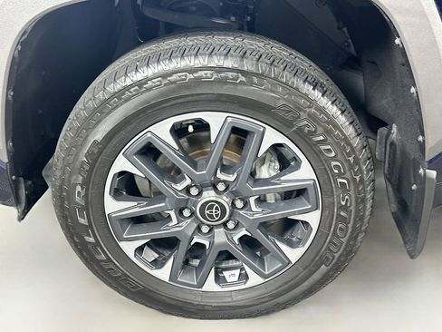 Used 2024 Toyota Tundra Limited image 31