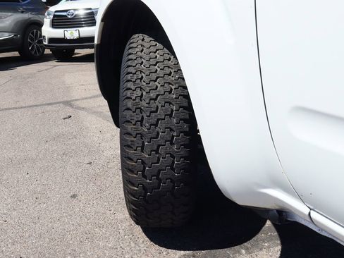 Used 2015 Nissan Frontier S image 6