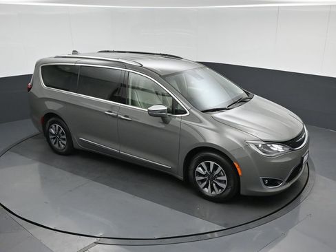 Used 2020 Chrysler Pacifica Limited w/ Advanced Safetytec Group image 74