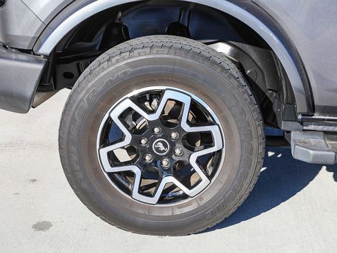 Used 2022 Ford Bronco Outer Banks image 11