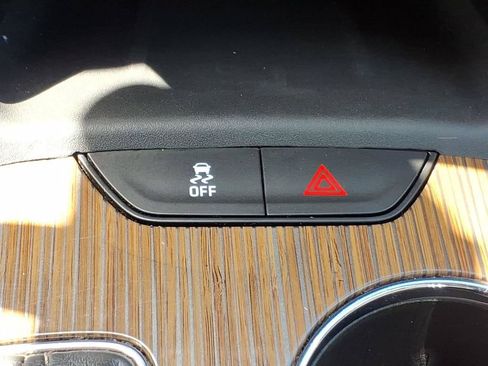 Used 2017 GMC Acadia SLE AWD/4WD image 20