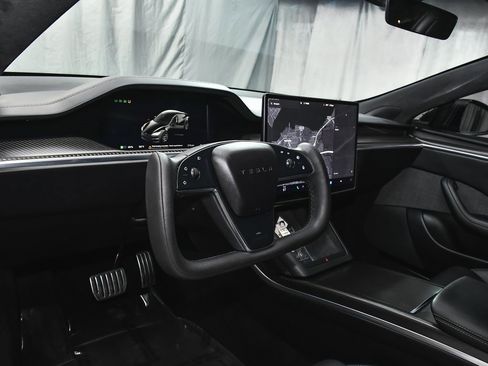 Used 2021 Tesla Model S Plaid image 23