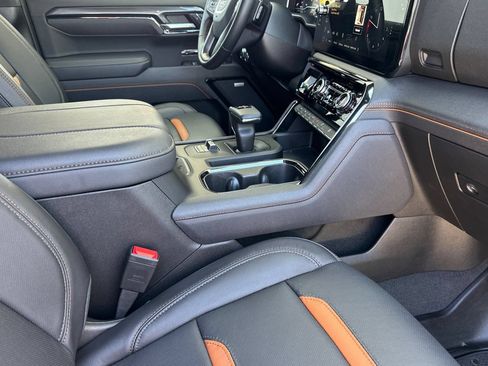 Used 2025 GMC Sierra 1500 AT4 AWD/4WD image 16