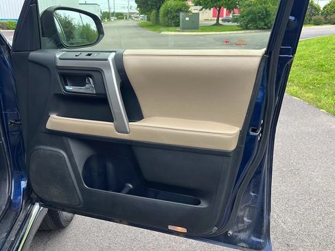 Used 2017 Toyota 4Runner Limited AWD/4WD image 21