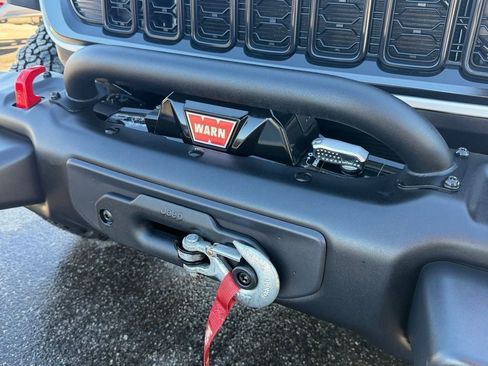 Used 2025 Jeep Wrangler Rubicon w/ Steel Bumper Group image 8