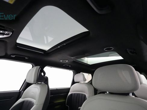 Used 2024 Kia EV9 GT-Line image 24